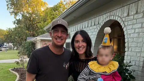 Una influencer de crianza atropella a su hijo de 23 meses con el coche: "El peor día de nuestras vidas" Una influencer de crianza atropella a su hijo de 23 meses con el coche: "El peor día de nuestras vidas"