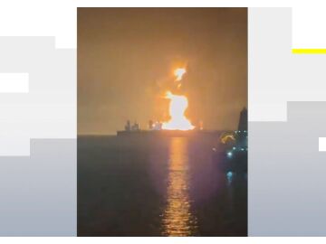 Los marineros atrapados en el Estrecho de Ormuz piden auxilio para salir de la zona de la guerra