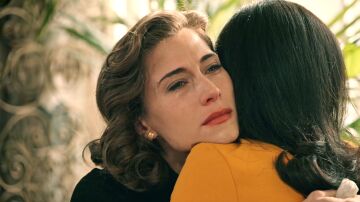 Cloe reconforta a Marta