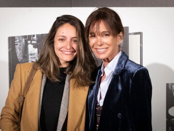 Andrea y su madre Lydia Bosch