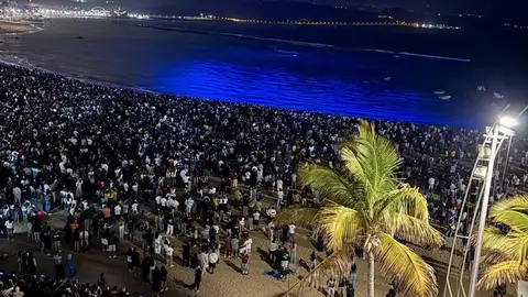 Quevedo anuncia su nuevo álbum 'El Baifo' con un espectáculo de drones ante más de 10.000 personas en Las Palmas Quevedo anuncia su nuevo álbum 'El Baifo' con un espectáculo de drones ante más de 10.000 personas en Las Palmas