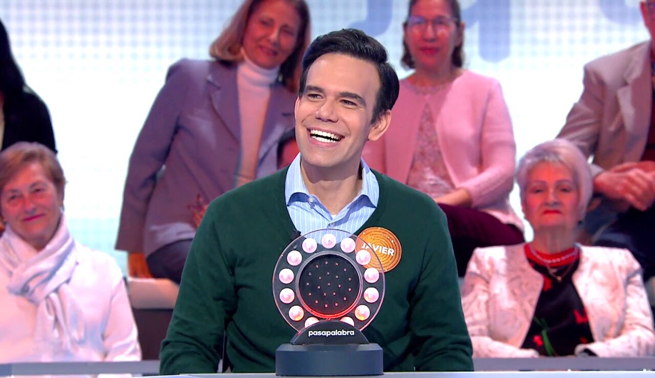 As&iacute; suena &lsquo;Laura no est&aacute;&rsquo;, de Nek, en la voz l&iacute;rica de Javier en La Pista: &ldquo;&iexcl;Qu&eacute; pasada!&rdquo;