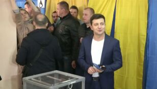 Volodimir Zelenski gana las elecciones en Ucrania