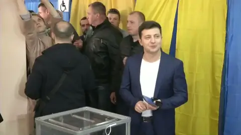 Volodimir Zelenski gana las elecciones en Ucrania Volodimir Zelenski gana las elecciones en Ucrania