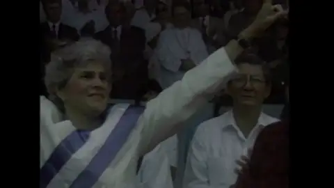 Violeta Chamorro, primera mujer en asumir la presidencia de Nicaragua Violeta Chamorro, primera mujer en asumir la presidencia de Nicaragua