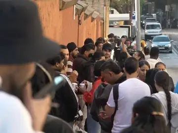 Largas colas para la regularización de migrantes Largas colas para la regularización de migrantes