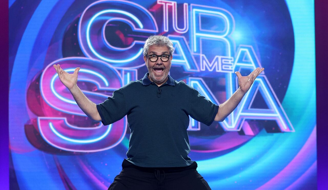 Flo versiona el '&iquest;Qu&eacute; le dir&iacute;as a la siguiente persona?' en el plat&oacute; de Tu cara me suena