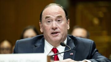 El exsecretario de la Marina de Estados Unidos, John Phelan