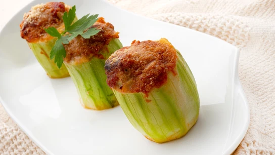 Receta barata, rica y fácil de Karlos Arguiñano: calabacines rellenos de carne Receta barata, rica y fácil de Karlos Arguiñano: calabacines rellenos de carne