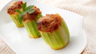 Receta barata, rica y f&aacute;cil de Karlos Argui&ntilde;ano: calabacines rellenos de carne