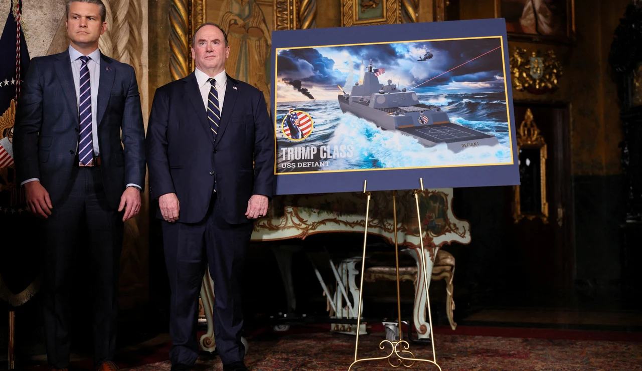 EE.UU destituye al Secretario de Marina en plena crisis del estrecho de Ormuz