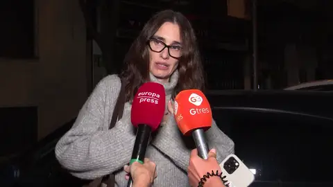Paz Vega hablando con la prensa Paz Vega hablando con la prensa