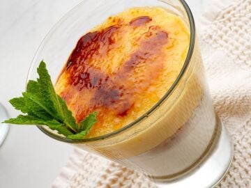 Argui&ntilde;ano elabora la receta de goxua, un postre de origen alav&eacute;s que significa 'rico'