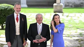Los reyes Felipe VI y Letizia junto al escritor mexicano Gonzalo Celorio Los reyes Felipe VI y Letizia junto al escritor mexicano Gonzalo Celorio