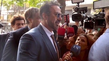 Leopoldo Luque, a su llegada al juzgado en San Isidro, en Buenos Aires