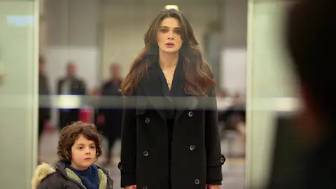 Una confesión de sangre y una huida a contrarreloj en los próximos capítulos de En tierra lejana Una confesión de sangre y una huida a contrarreloj en los próximos capítulos de En tierra lejana