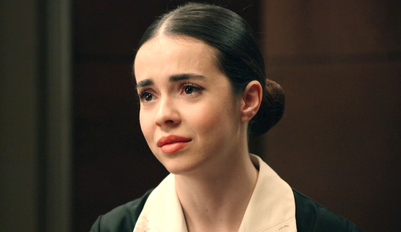 Dami&aacute;n estalla y despide a Paula tras verla salir del dormitorio de Tasio