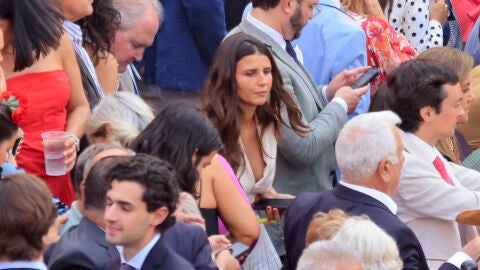 Tana Rivera desde la grada preocupada por Roca Rey