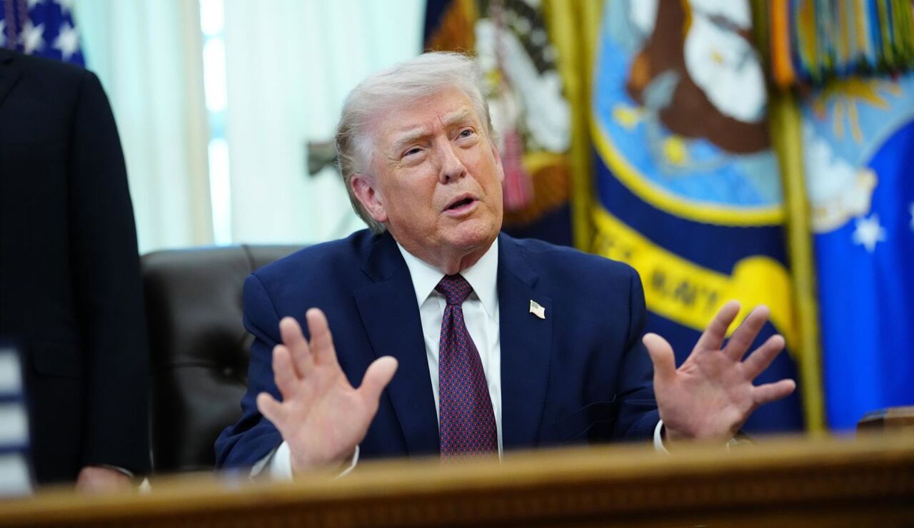 Trump amenaza a Reino Unido con un "gran arancel" si no elimina el impuesto sobre servicios digitales