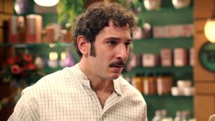 Salva intenta pedir perd&oacute;n a Claudia