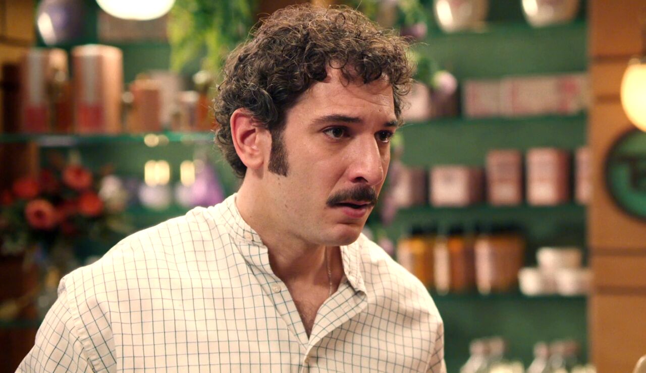 Salva intenta pedir perd&oacute;n a Claudia