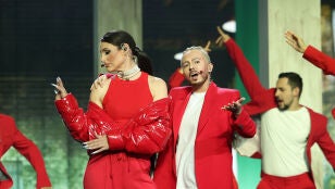 Dueto explosivo: Mar&iacute;a Parrado y Conchita llenan el plat&oacute; de ritmo como J. Balvin y Mar&iacute;a Becerra