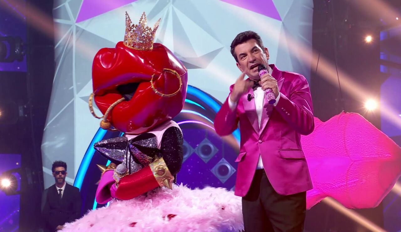 Arturo Valls se salta la primera norma del presentador antes del desenmascaramiento de Labios