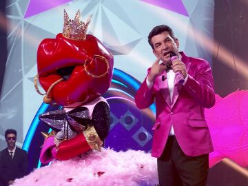 Arturo Valls se salta la primera norma del presentador antes del desenmascaramiento de Labios