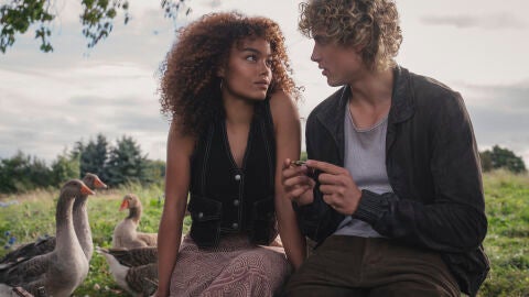 Joseph Zada y Whitney Peak en Los juegos del hambre: Amanecer en la cosecha