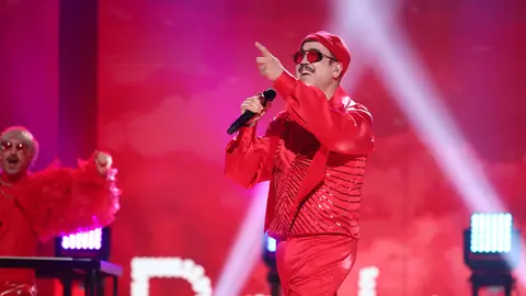 ¡El fan número 1 de 'Raffaella'! Aníbal Gómez vibra transformado en Varry Brava ¡El fan número 1 de 'Raffaella'! Aníbal Gómez vibra transformado en Varry Brava