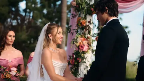 Boda Cassie (Sydney Sweeney) y Nate (Jacob Elordi) en Euphoria Boda Cassie (Sydney Sweeney) y Nate (Jacob Elordi) en Euphoria