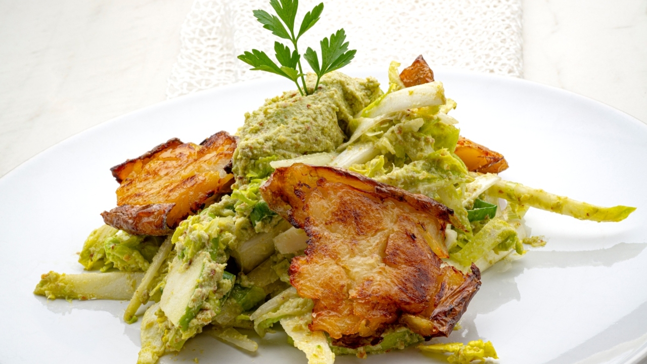 Arguiñano, impresionado con la ensalada verde con pesto de pistacho y tofu: «¡Vaya pintaca tiene!»