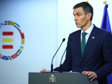 S&aacute;nchez advierte de que los pactos de PP y Vox afectar&aacute;n a otros colectivos tras la "discriminaci&oacute;n" a los migrantes