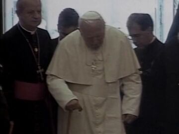 Juan Pablo II con el arzobispo de Atenas