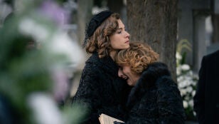 Marta acude al entierro de Pelayo