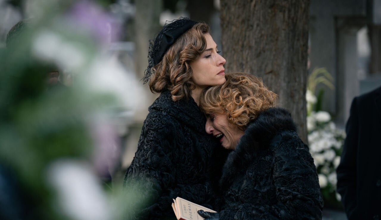 Marta acude al entierro de Pelayo