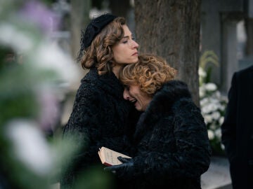 Marta acude al entierro de Pelayo