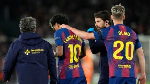 Lamine Yamal, en el momento de marcharse lesionado ante el Celta