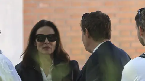 Aitana Sánchez-Gijón despide a su madre Aitana Sánchez-Gijón ante las cámaras