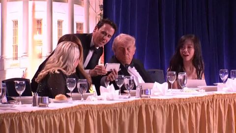 Mentalista en la cena de corresponsales de EEUU