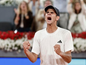 Rafa J&oacute;dar celebra su victoria ante Fonseca en la Caja M&aacute;gica
