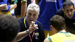 Moncho Monsalve entrenando a Brasil en 2009 Moncho Monsalve entrenando a Brasil en 2009
