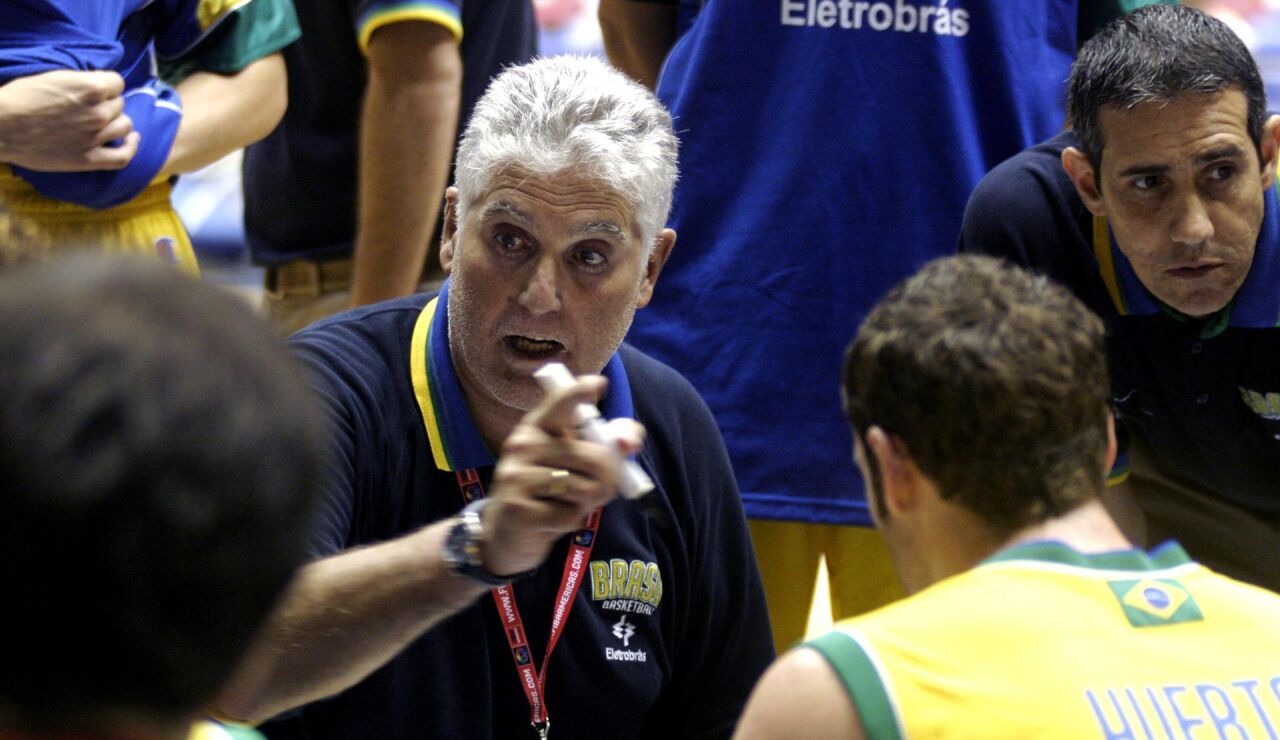 Moncho Monsalve entrenando a Brasil en 2009