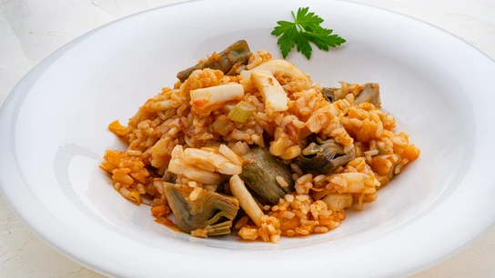 ¡Plato infalible! Arroz con sepia y verduras de Karlos Arguiñano ¡Plato infalible! Arroz con sepia y verduras de Karlos Arguiñano