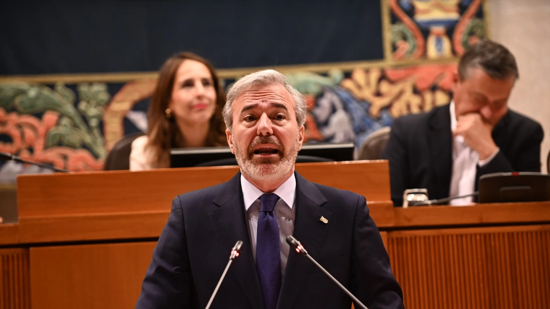 Jorge Azcón en el debate de investidura Jorge Azcón en el debate de investidura