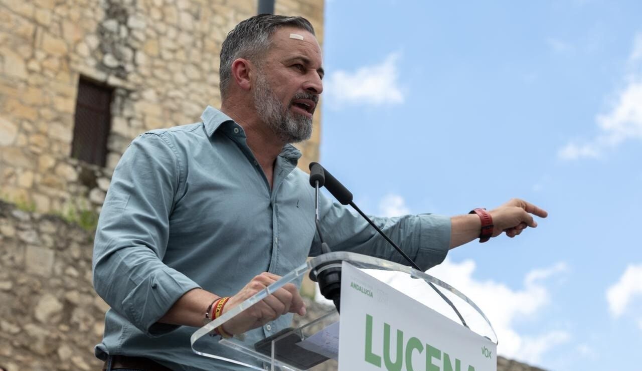 Abascal afea a Moreno que no hable de la migraci&oacute;n: "tienen el coraz&oacute;n grande para los de fuera y no para los de casa"