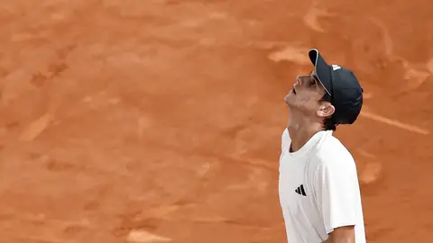 Rafa Jódar se lamenta tras un punto perdido ante Sinner Rafa Jódar se lamenta tras un punto perdido ante Sinner
