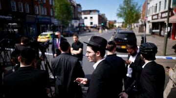 Dos jud&iacute;os apu&ntilde;alados en las calles de Golders Green, Londres