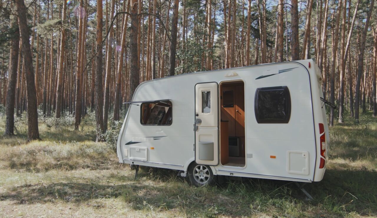 Permisos para conducir autocaravanas, campers y caravanas: lo que debes saber