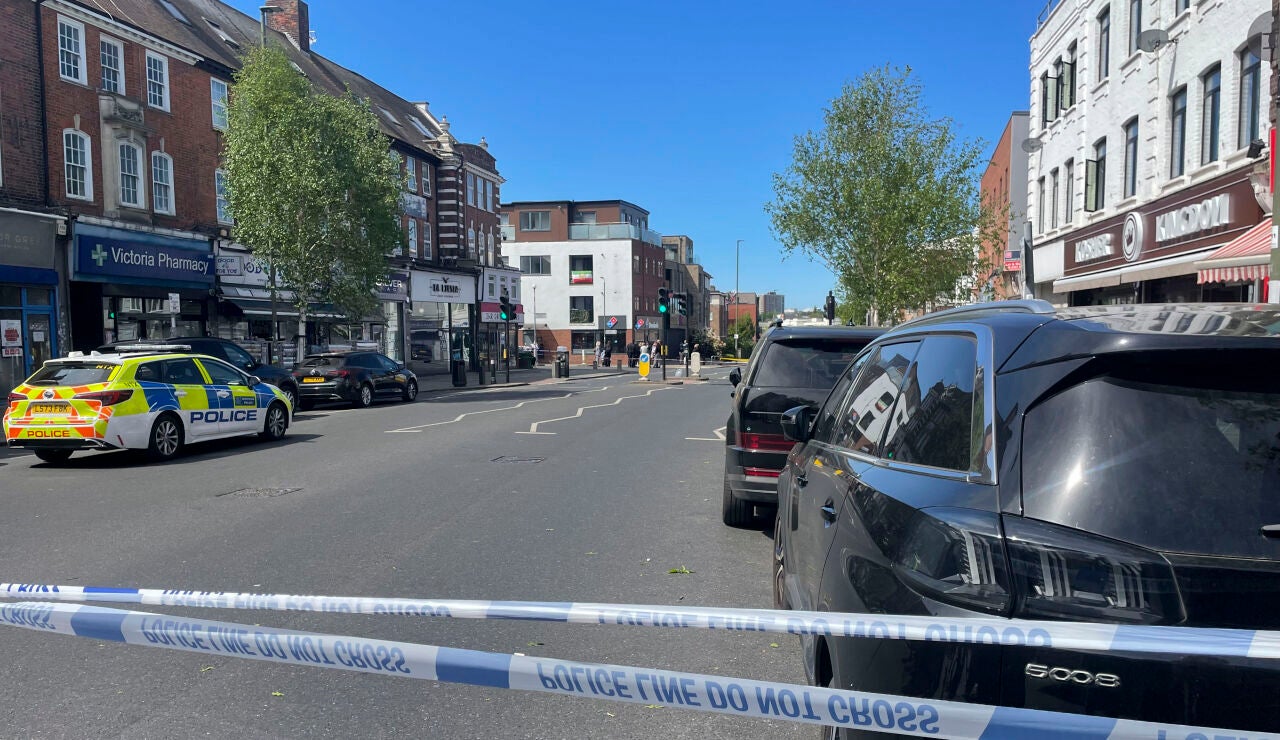 La polic&iacute;a de Londres en el lugar del ataque